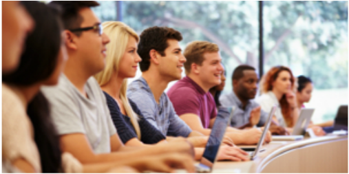 Studenten sitzen in einer Master Vorlesung in den USA